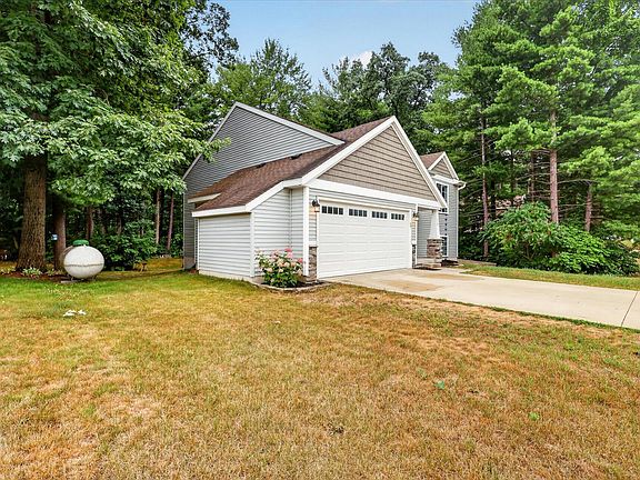 2nd image of 728 W River Hills Ct