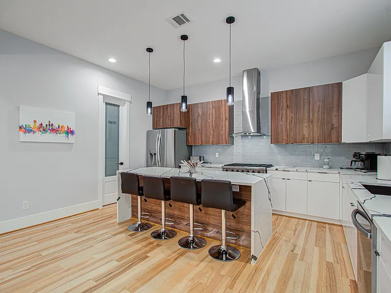 Spacious, fully equipped kitchen designed for both everyday cooking and entertaining. You'll find everything you need, including brand-new Henckels cookware, dinnerware, utensils, a Keurig coffee maker, and a traditional drip coffee maker.