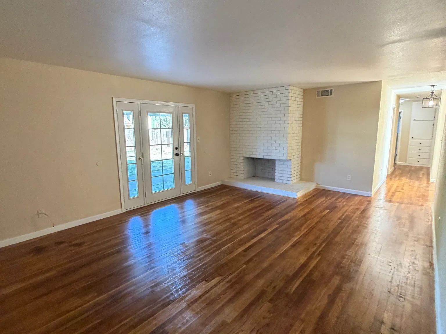 3 bed, 1400 sqft, $2,750 — Photo 4
