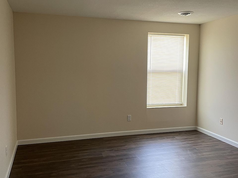 2nd image of 5912 Eisenhower Ct APT A