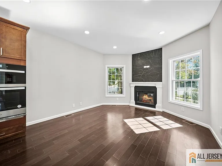 7 Mount Pleasant Ave — Photo 10