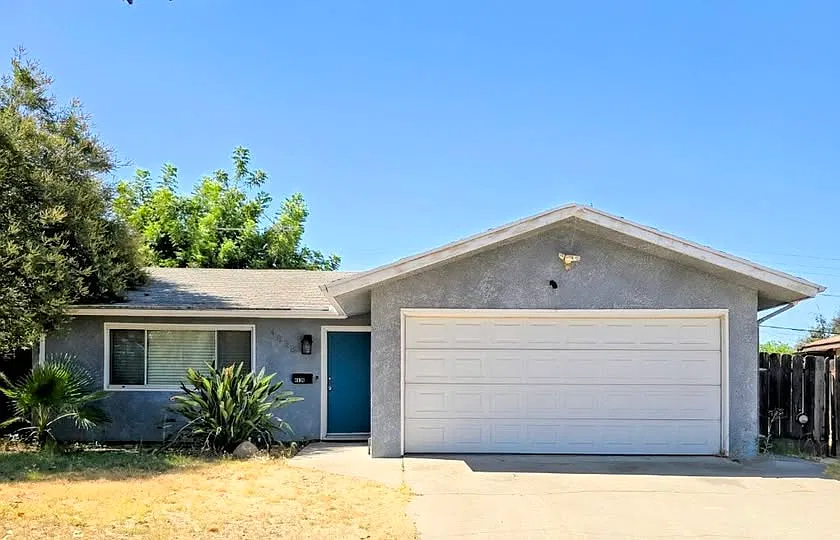 4 bed, 1408 sqft, $2,500 — Photo 1