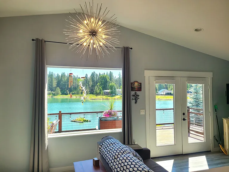 250 Guinevere Dr — Photo 3