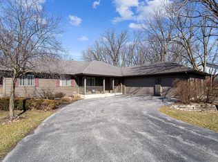 2550 E Priscilla Ln, Crete, IL 60417