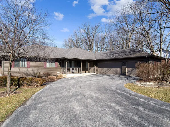 2550 E Priscilla Ln, Crete, IL 60417