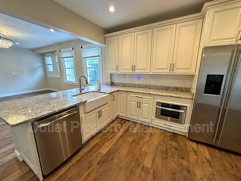 133 E Concord St #A — Photo 5