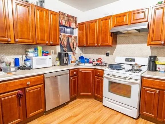 3rd image of 213 Parker St #3A