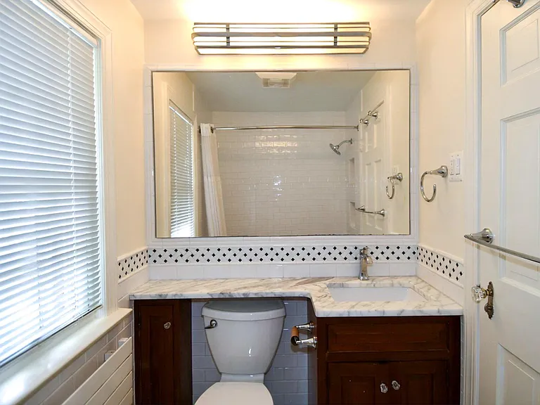 2608 Fordham Rd — Photo 33