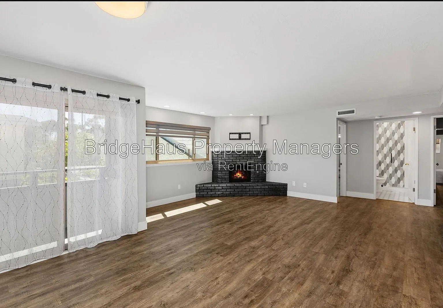 2 bed, 2.0 bath, 942 sqft, $3,200 — Photo 3