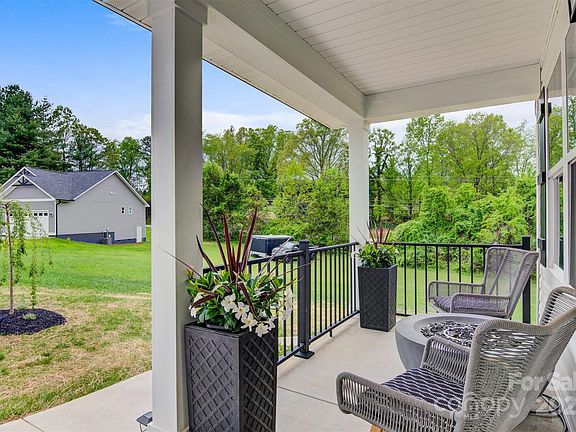 2nd image of 1206 Hillsboro Ct