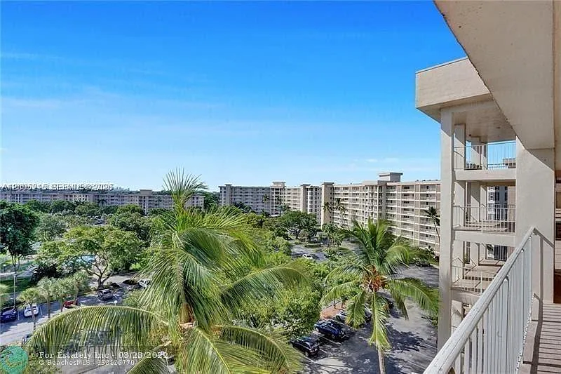 No 21 Palm-Aire Country C — Photo 3