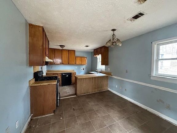 4th image of 6240 Humphries Hill Rd