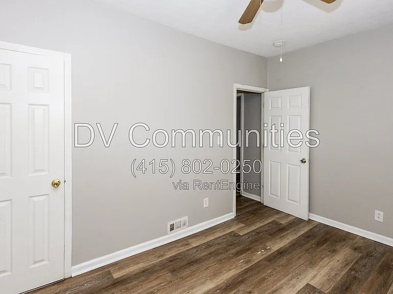 10917 Bernard Ave #4 — Photo 12