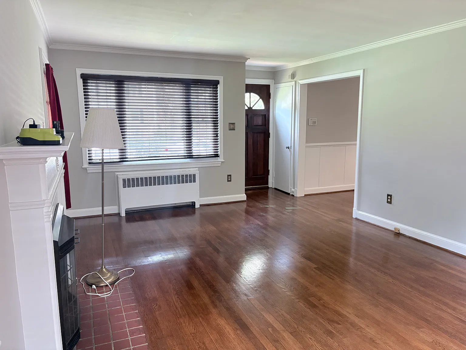 811 Malcolm Dr — Photo 4