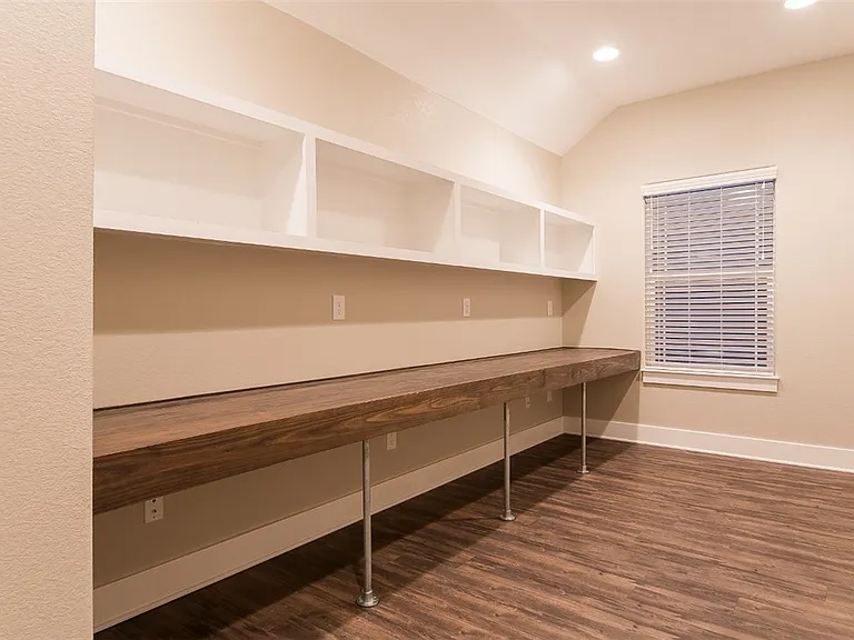 216 Howdy Ct — Photo 19