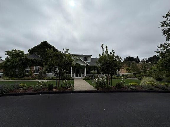 4th image of 980 Old Ranch Rd