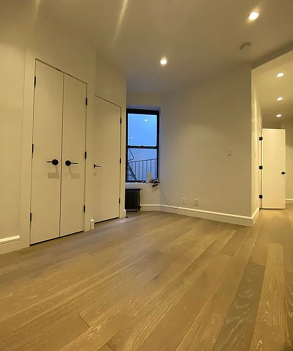 2nd image of 138 Ludlow St #25A
