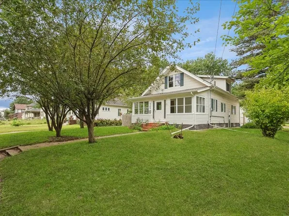 923 W 5th St, Perry, IA 50220