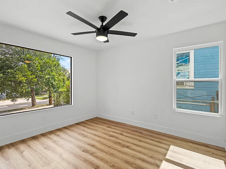 334 Cooper St — Photo 12