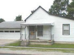 224 S Robbins St, Hope, IN 47246