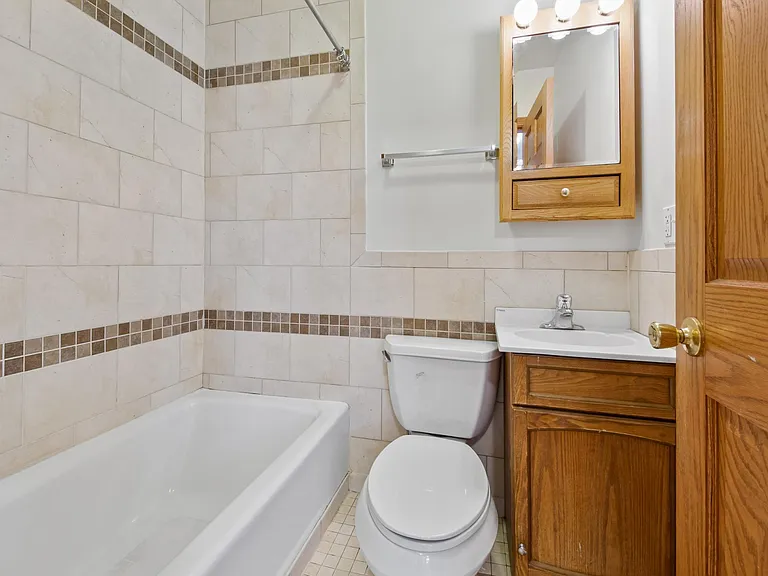 1435 E 53rd St #3E — Photo 19