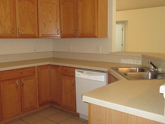 4th image of 406 Marion Oaks Ln