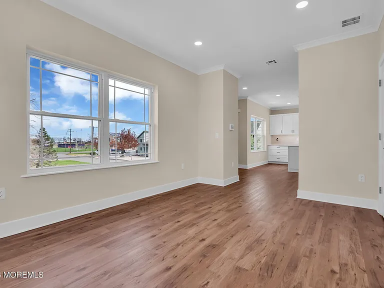 58 Cove Rd — Photo 17