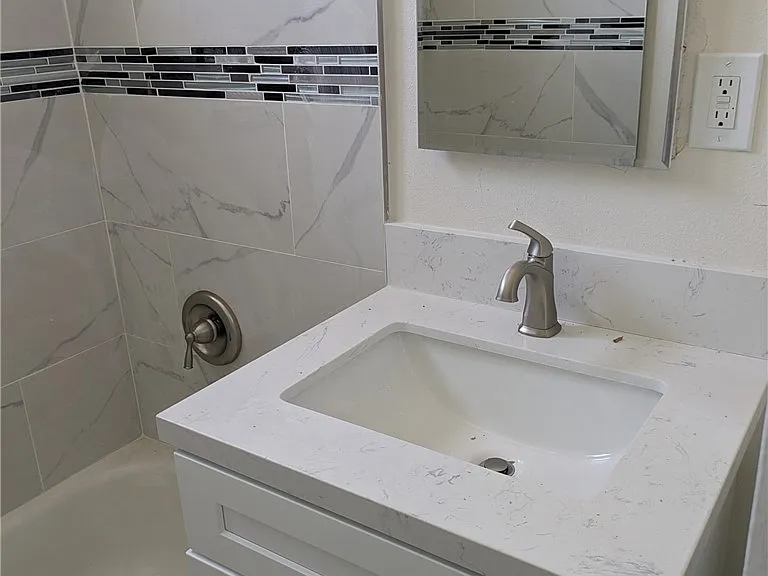 1555 Artesia Blvd — Photo 8