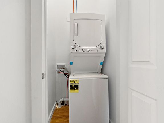 4th image of 374 Orchard St APT 2