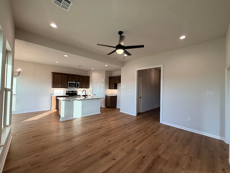 189 Berkshire Pl — Photo 5