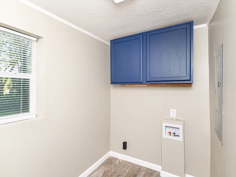 506 Plain St — Photo 23