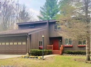 229 Bailey Rd, Lanesborough, MA 01237