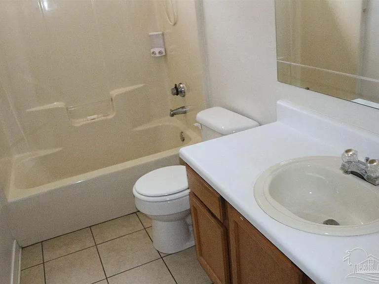 215 Wildflower Ln — Photo 12