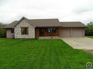 530 NE 62nd St, Topeka, KS 66617