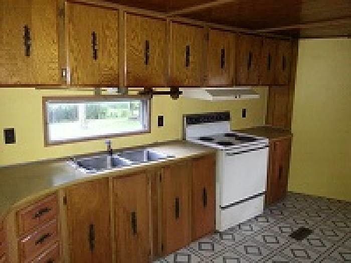2nd image of 4237 Turnpike Rd