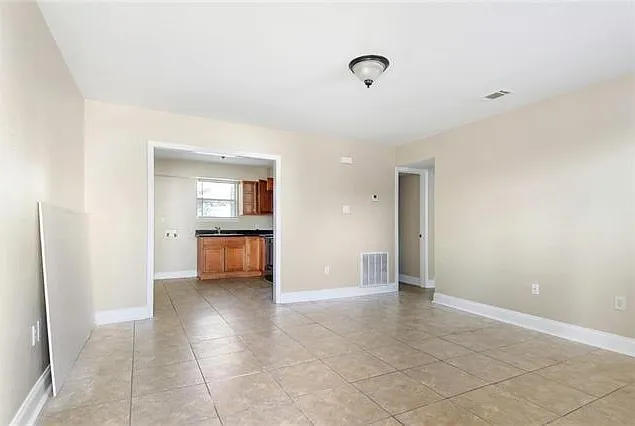 2516 Dumaine St #C — Photo 6