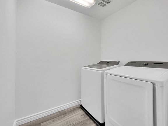 5th image of 11142 Romola St