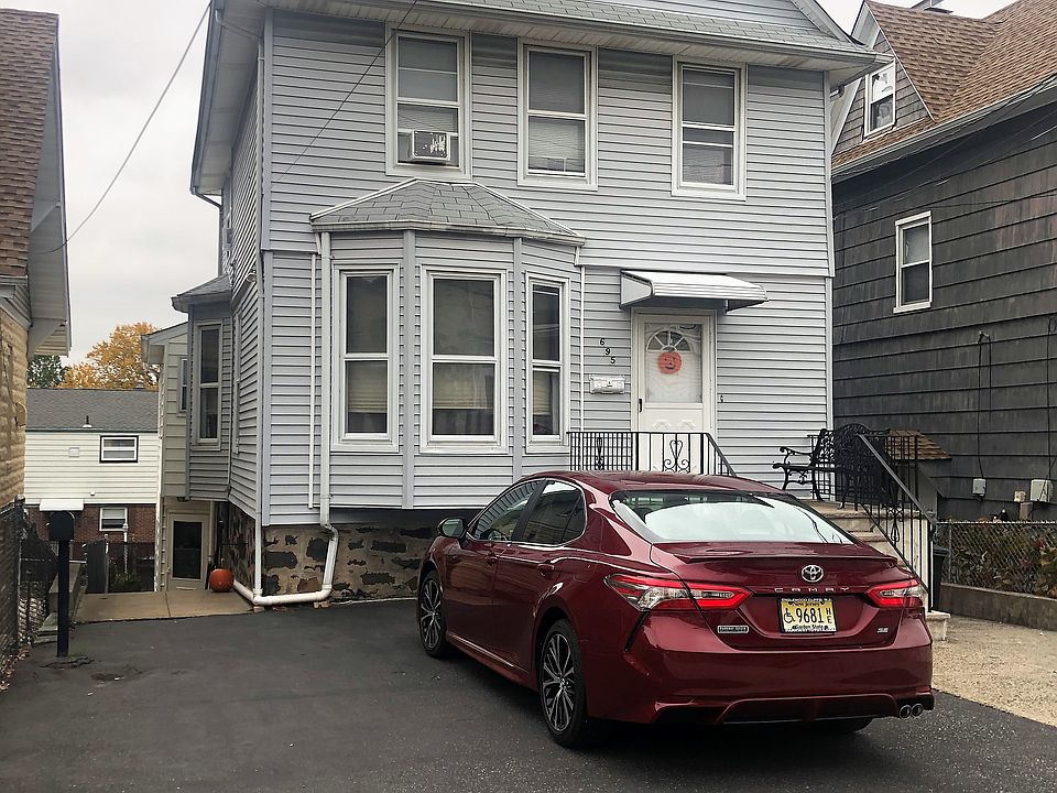 1st image of 695 Grove Ave