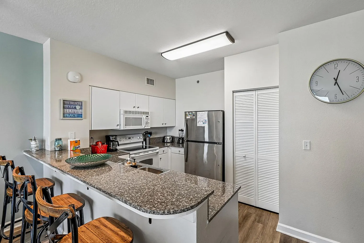 2 bed, 3.0 bath, 1184 sqft, $4,131 — Photo 3