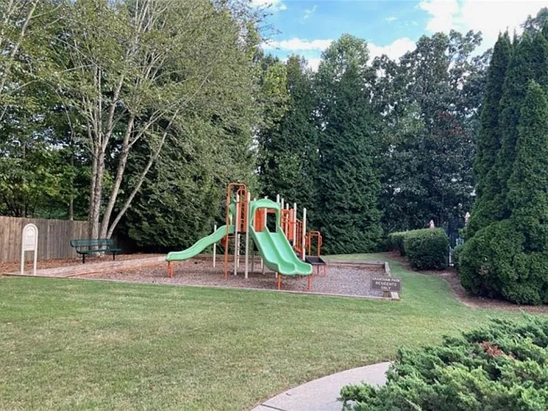 143 Linton Dr — Photo 21