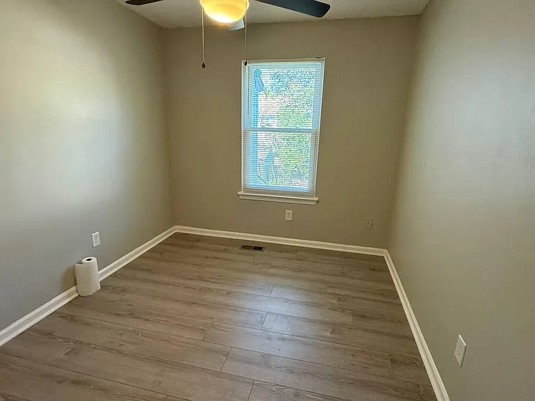 617 Fox Creek Ct — Photo 17