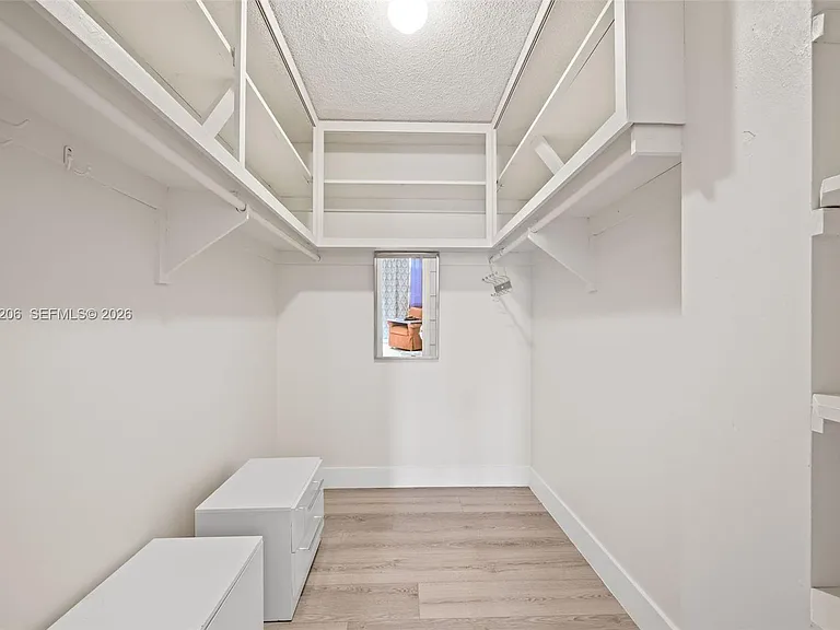 9800 W Bay Harbor Dr #406 — Photo 4
