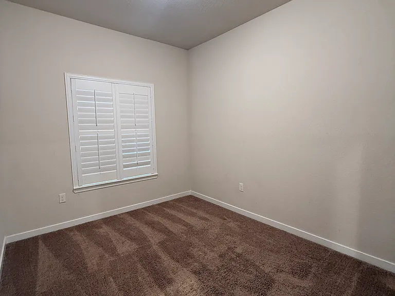 1028 Beymer Loop — Photo 12