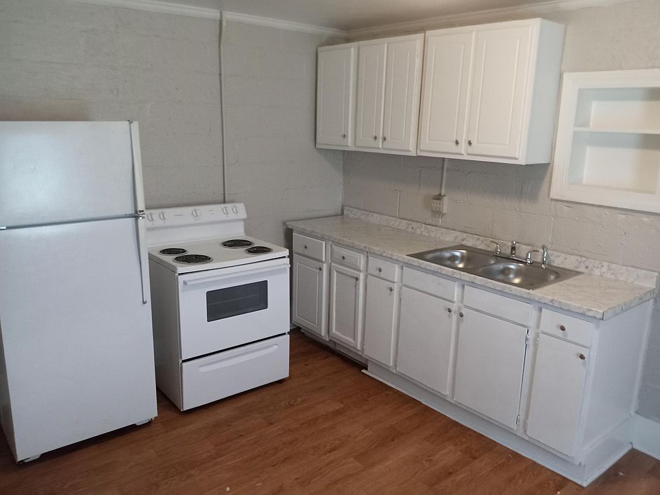 1st image of 208 W Macon Ave #A