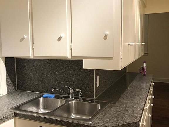 3rd image of 624 Kellogg St SE #1