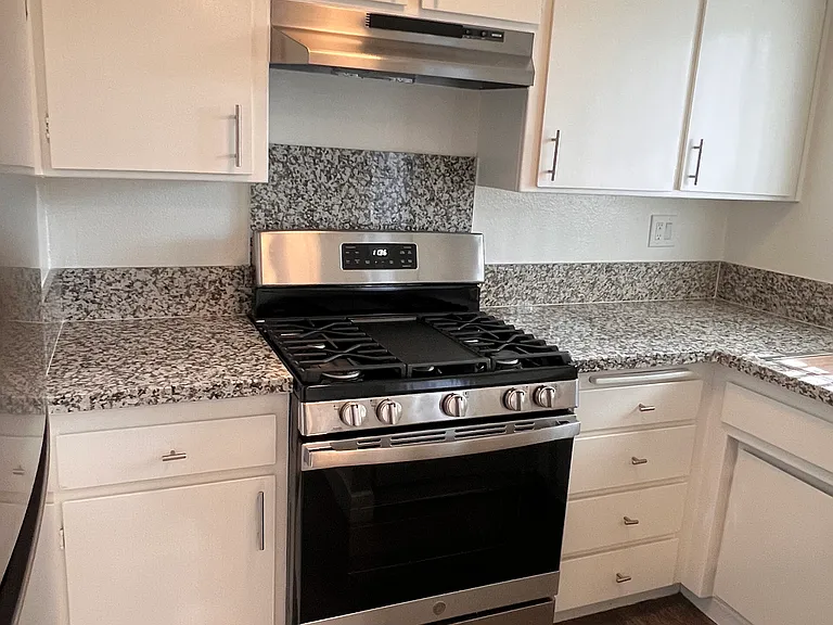 Knotty Apartments — Photo 38