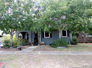 208 S 6th St, Kenedy, TX 78119
