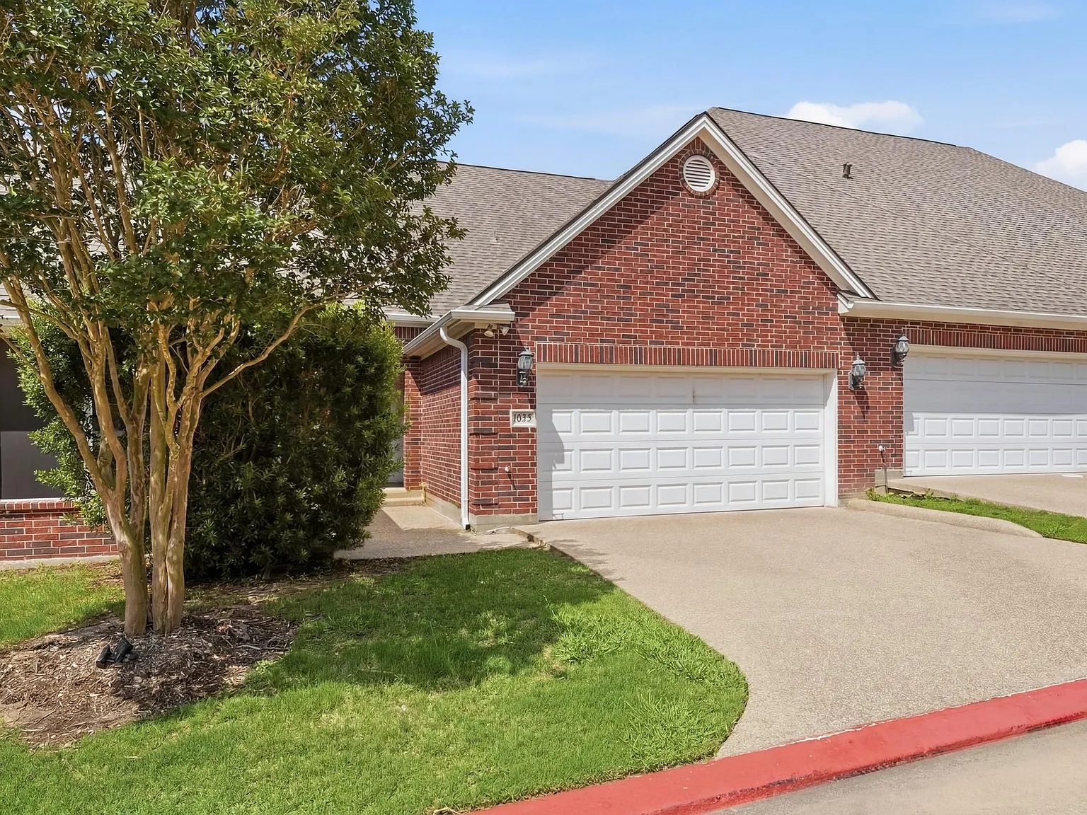 3 bed, 3.0 bath, 1446 sqft, $1,800 — Photo 3