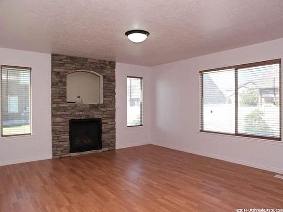 5th image of 13156 S Woods Dr