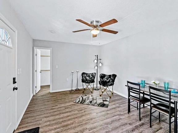 5th image of 12918 Peggys Ln #B